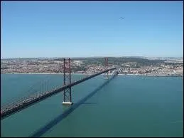 Lisbonne est traverse par :