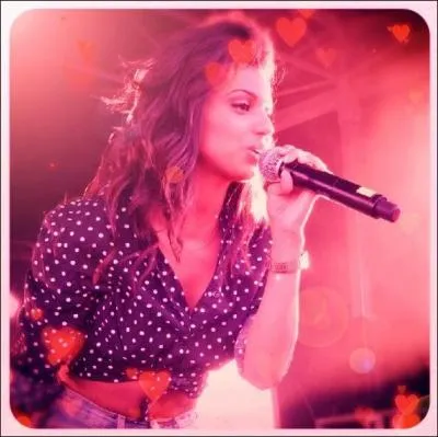 En quelle anne a-t-elle fait son premier album ?