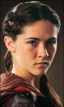 De quel district vient Clove, une des participantes des 74me Hunger Games ?