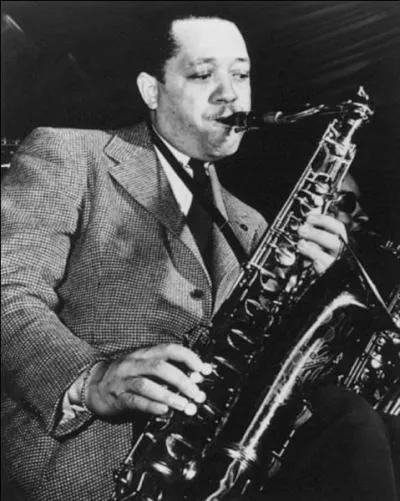 N dans le Mississippi, ce saxophoniste tnor et clarinettiste, surnomm  Prez , est un prcurseur du cool jazz. Il joua beaucoup avec la formation de Count Basie. Son clbre chapeau  Porkpie hat  a inspir Charles Mingus dans sa composition  Goodbye porkpie hat .