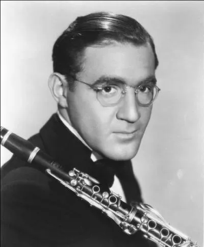 Surnomm The king of swing par les mdias, ce clarinettiste n  Chicago est issu d'une famille nombreuse d'immigrants juifs polonais. Dans les annes 30, il devient pionnier de l'intgration raciale en engageant dans son orchestre des musiciens noirs, ce qui tait alors illgal dans les tats du Sud.