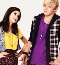 Dans quelle srie Ross est-il la vedette aux cts de Laura Marano ?