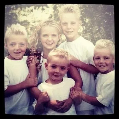 Comment sont appels les fans des R5 ? (deux propositions)