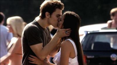 Dans quelle(s) saison(s) Elena et Stefan vont-ils sortir ensemble ?
