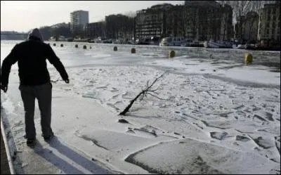 Comment se prnomme le dernier fils de Monsieur et Madame Monmanto-Pasquyple ?
