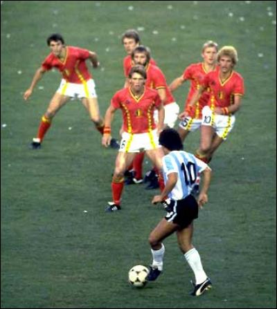Qui marqua le seul but belge contre l'Argentine, lors du match d'ouverture de la Coupe du Monde 1982, en Espagne ?