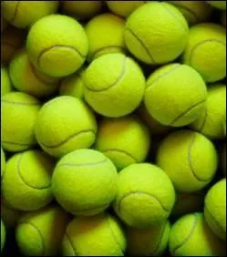 Pourquoi les balles de tennis sont-elles en feutre jaune ?