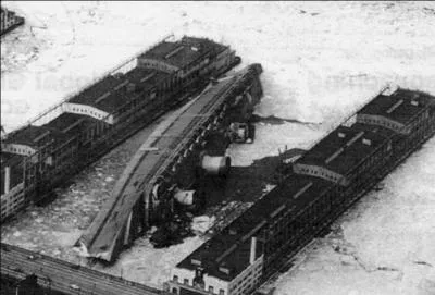 France : Ce n'est pas un navire de guerre, mais il devait tre utilis comme transport de troupes par les allis. Il fut dtruit par un incendie  New York !