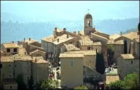 Nous allons visiter le village pacaen de Gourdon. Labellise Plus Beaux Villages de France, elle se situe dans le dpartement ...