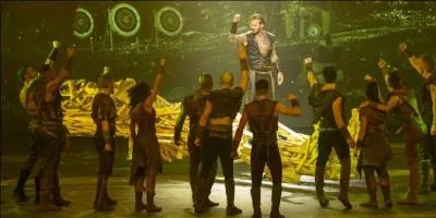 Enfin, en 2013, une comdie musicale s'intitulant  Robin des Bois  est en reprsentation au Palais des Congrs,  Paris. Quelle a t la date de la premire reprsentation ?