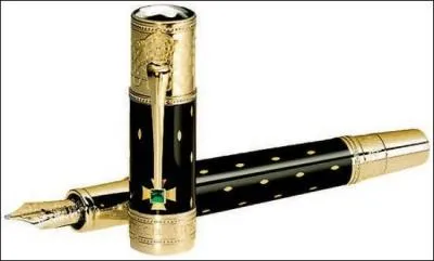 Elle crit beaucoup, c'est pourquoi nous nous sommes cotiss pour lui offrir un magnifique stylo qu'elle pourra emporter en montagne, car son encre ne coule jamais malgr les changements d'altitude :