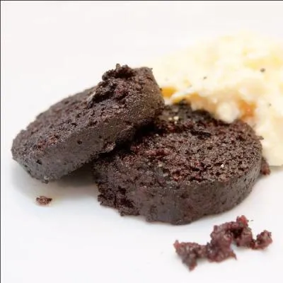 Pour accompagner le th, parat-il que les Irlandais mangent du black pudding, c'est  dire :