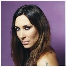 Zazie a pass son bac  ... ans ! Elle se lance ensuite dans un diplme de ... .