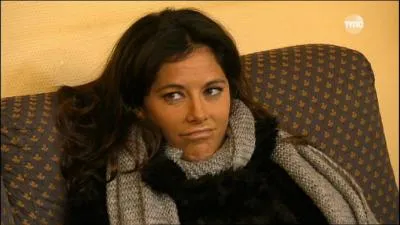 Avec qui Eve sort-elle ?