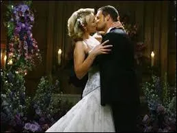 A quel moment Izzie et Alex se marient-ils ?