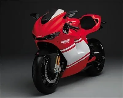 Quel est le nom de cette moto ?