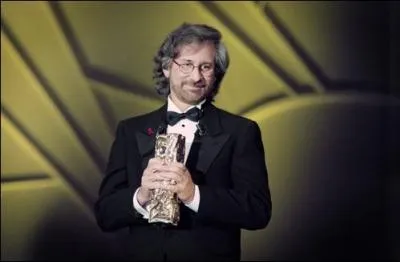 Fin fvrier 2013, Kevin Costner reoit un Csar d'honneur pour l'ensemble de sa carrire des mains de Michel Hazanavicius. Quel autre ralisateur de Hollywood a galement reu cette distinction ?