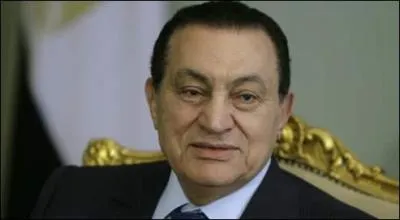 Suite au  Printemps arabe , le chef d'tat Moubarak a d quitter son poste alors qu'il exerait son pouvoir en Tunisie.