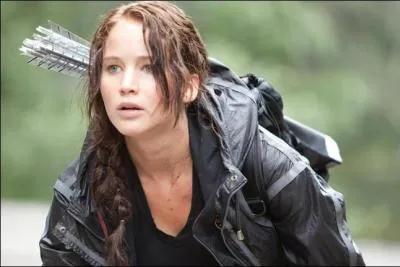 La srie romanesque intitule  Hunger Games  a t crite par Suzanne Collins.
