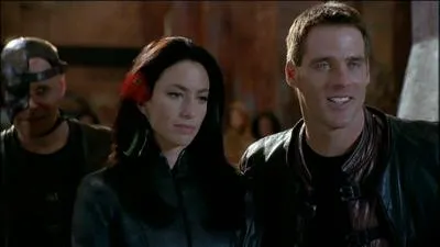 Dans le film   Farscape Guerre Pacifiactrice  , on apprend qu'Aeryn n'est plus enceinte pourquoi ?