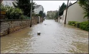 Dcidment, 2013 tait une anne inonde. Le 4 Mai 2013, ce fut au tour de Dijon (Cte-d'Or) de se retrouver dans l'eau. Quelle rivire avait dborde ?