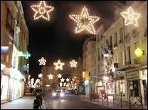 ''Retrouve-moi rue des étoiles / La deuxième après Jupiter / Je connais un endroit pas mal / D'où l'on peut voir tout l'univers'' ... Cette chanson est dans le répertoire de...