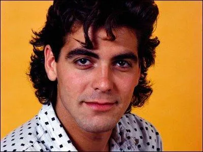 Georges Clooney est l'un des hommes les plus sexy de la plante Hollywood. Pourtant le beau  Docteur Ross  a tourn en 1988 dans un film plutt trange ! Lequel ? (Et ce n'est pas une blague)