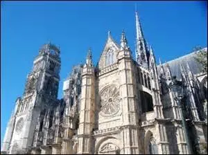 En 511, je runis un concile de 32 vques venus de toute la Gaule. Je scelle ainsi ma supriorit sur ces derniers et permet de dessiner pour les sicles  venir le pouvoir temporel du roi et le pouvoir spirituel du pape. Dans quelle ville se droule ce rassemblement ?