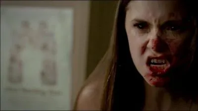 Elena dcide de se nourrir du sang...