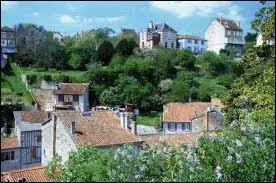 Nous partons dans le Prigord Vert visiter la ville de Nontron. Dans quel dpartement devons-nous nous rendre ?