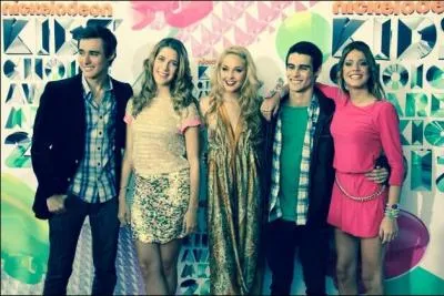 Dans la vraie vie, comment s'appelle Angie ?