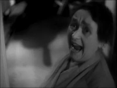 Qui a dcouvert le corps de l'espionne ?