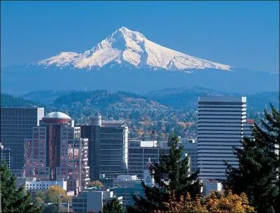 Appartenant  la rgion conomique du Pudget Sound tout comme Seattle, dans quel tat la ville de Portland est-elle situe ?