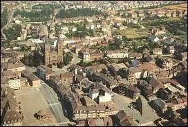 Nous partons ensuite  Dudelange. Dans quel pays devons-nous nous rendre ?