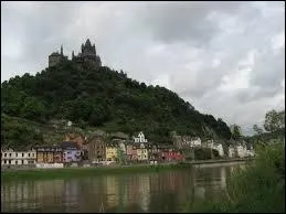 Nous nous rendons  Hussigny-Godbrange. Nous serons ...