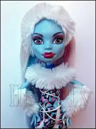 Abbey Bominable est en couple avec...