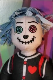 Ce personnage est une poupe...