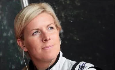 Elle a t pilote d'essai chez Marussia F1 Team.