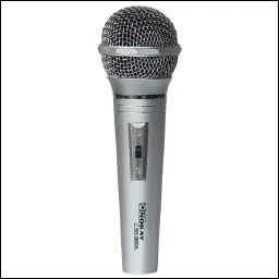  quel ge Violetta a-t-elle pris des cours de chant ?