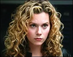 Comment s'appelle cette jeune fille ?