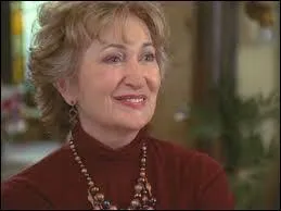 Elle joue la grand-mre des surs, elle s'appelle ...