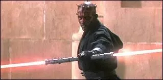 C'est un Sith qui a tu le Jedi de la question 19 et qui est connu pour ses 2 sabres laser rouges. Il apparat dans l'pisode 1. Comment s'appelle-t-il ?