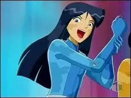 Quel est le nom de cette jeune fille qui aide quelquefois les Spies dans leurs missions ?