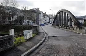 Nous partons dans le Nord-Est, dans la banlieue de Nancy. Nous nous rendons  Frouard, dans le dpartement ...
