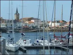 Nous allons nous promener dans les rues de la ville des Sables-d'Olonne. Dans quel dpartement et dans quelle rgion devons-nous nous rendre ?
