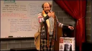 Comment s'appelle leur professeur principal ?