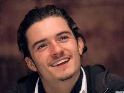 Je suis un acteur dans  Pirates des Carabes . Qui suis-je ?