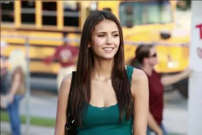 Quand Elena faisait du baby-sitting, elle gardait souvent...