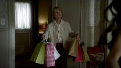 Comment s'appelle la femme qui a hberg Katherine ds son retour  Mystic Falls ?