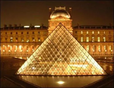 Si on devait visiter le muse du Louvre dans son intgralit, combien de temps cela prendrait-il en prenant en compte les heures d'ouverture au public ?